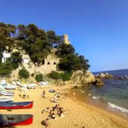 Apartment + Cuarto De Bano Privado + Kitchenette Lloret de Mar